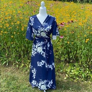 New blue and yellow kimono dress. Size large.